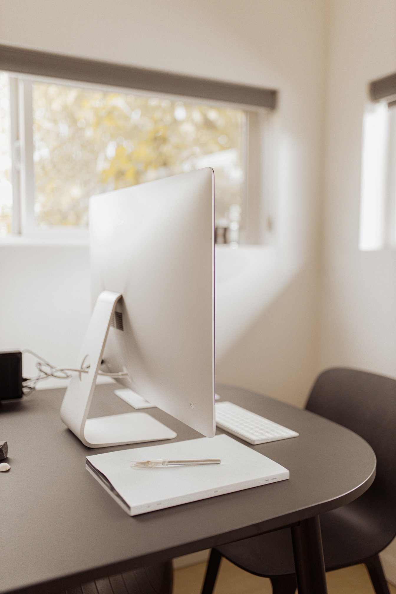 Computer in a Modern Office 